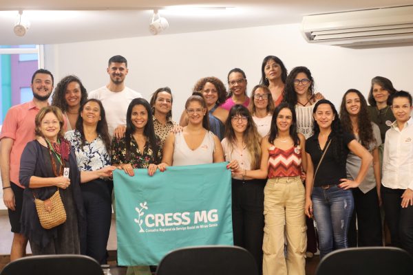 As Cofis são compostas por trabalhadoras do CRESS, assim como assistentes sociais da gestão e da base da categoria.